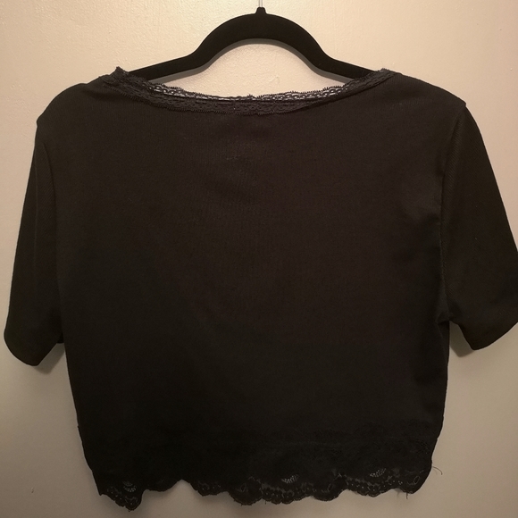 Lace Trim Crop Top - Picture 2 of 4